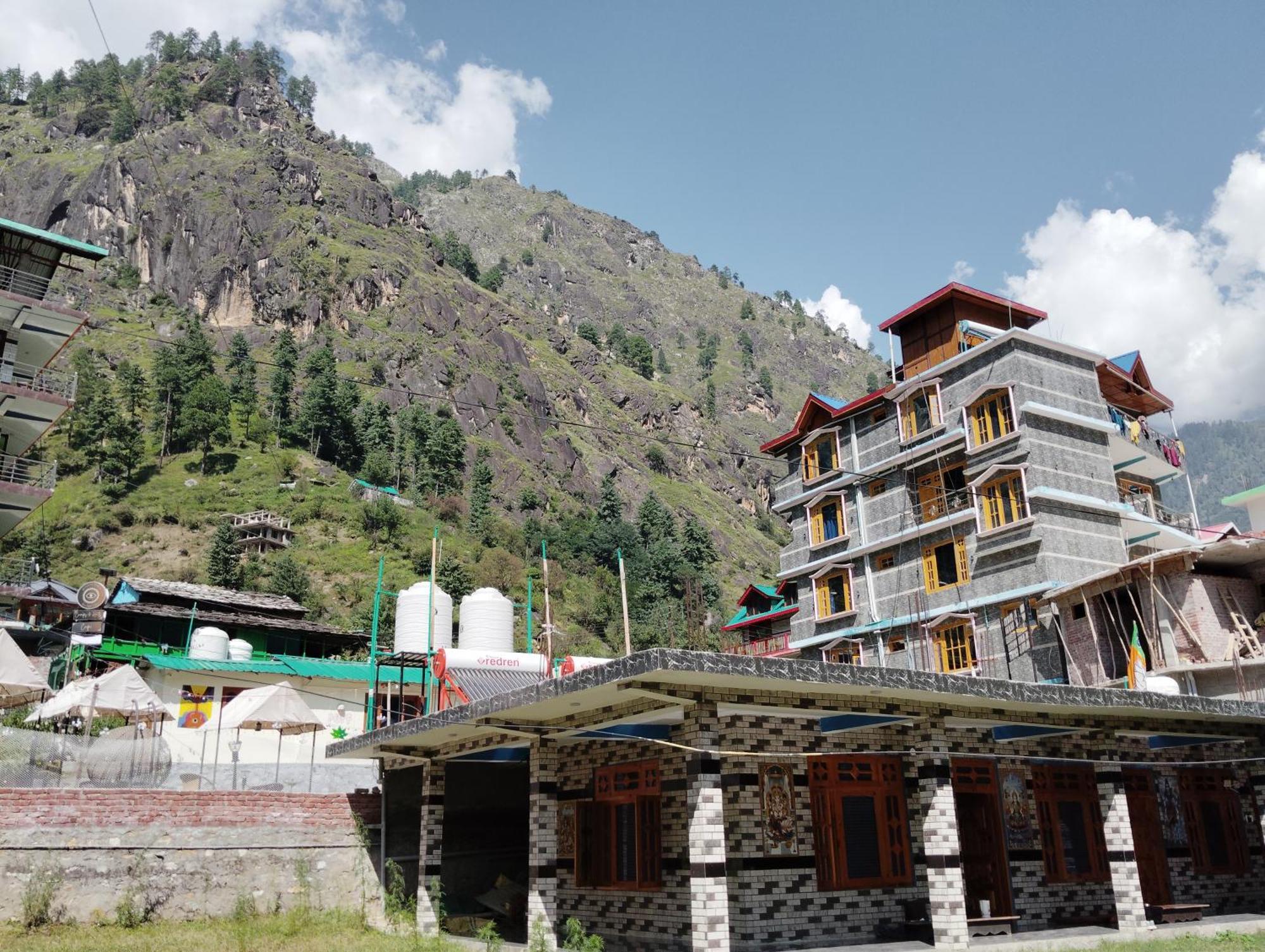 Hotel Dog N Hill Kasol Exteriér fotografie